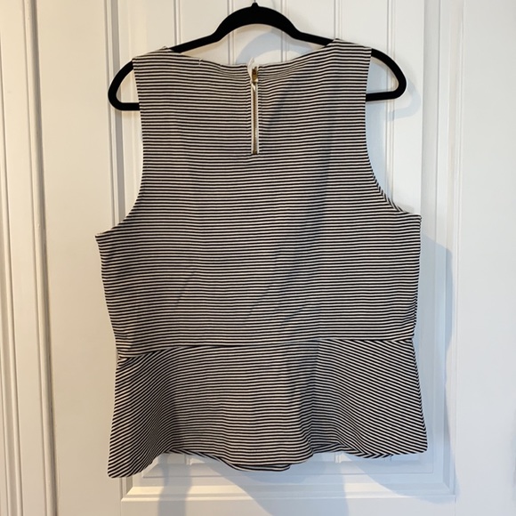 Women's Top - Picture 2 of 2